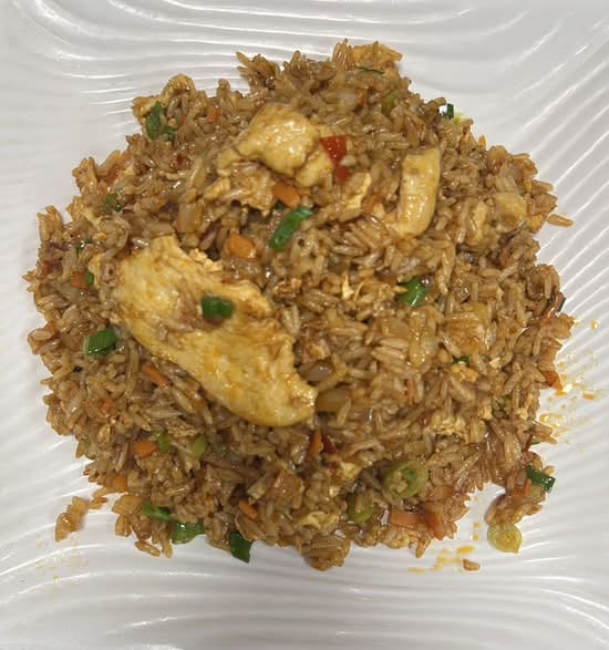 Chicken Fried Rice / 鸡肉炒饭